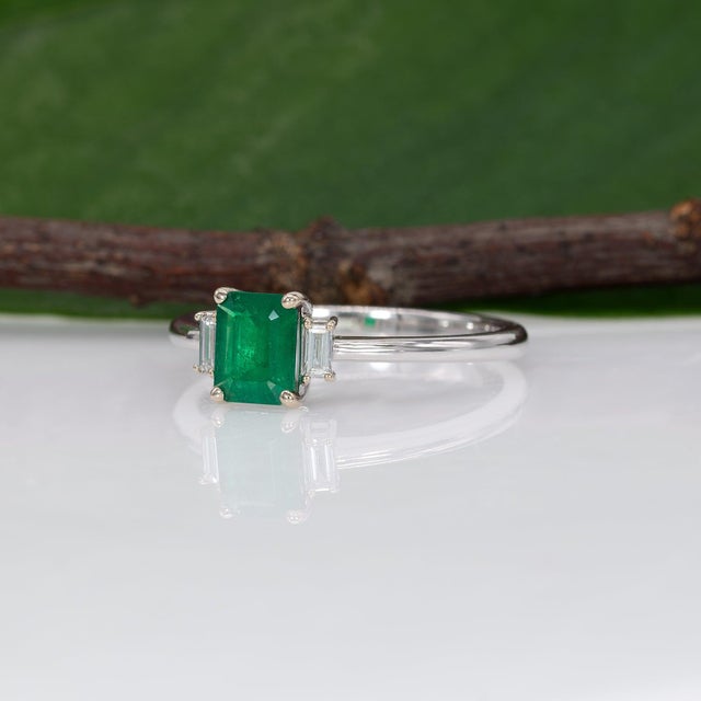 Metal Colombian Emerald Ring With Earth-Mined Diamond Accents: Solid 14k Gold, Size 6.75 For Sale - Image 7 of 10