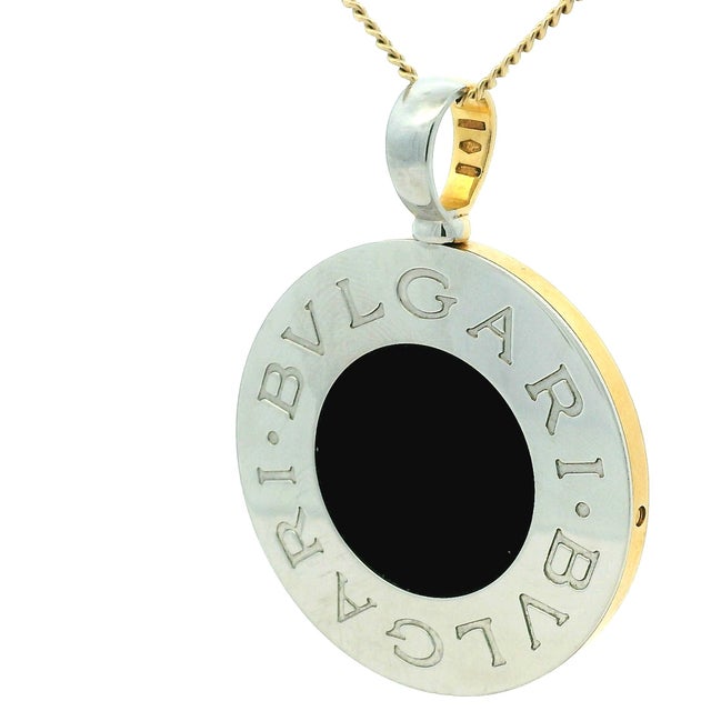 Metal 1990s Bulgari Reversible Onyx and Mother-of-Pearl 18k Gold Pendant For Sale - Image 7 of 10
