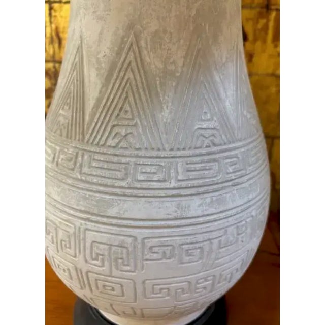 Ceramic Mid Century Off White Incised Glazed Lamp For Sale - Image 7 of 8
