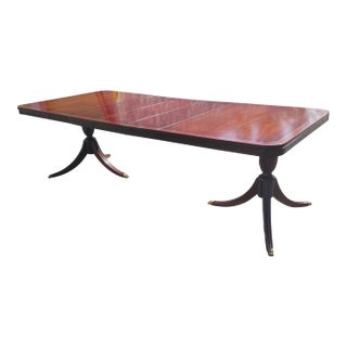 Regency Crossbanded Mahogany Satinwood Double Pedestal Extension Dining Table For Sale