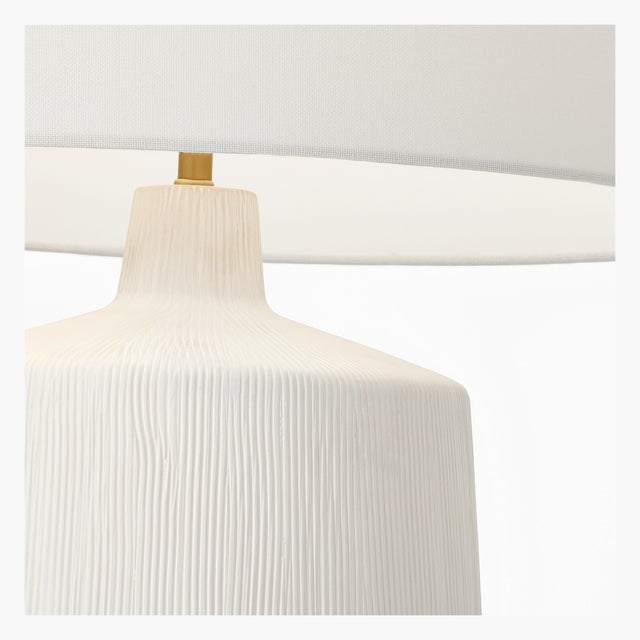 Contemporary Hable by Visual Comfort Studio Hable Panola Table Lamp in Matte White Ceramic For Sale - Image 3 of 5