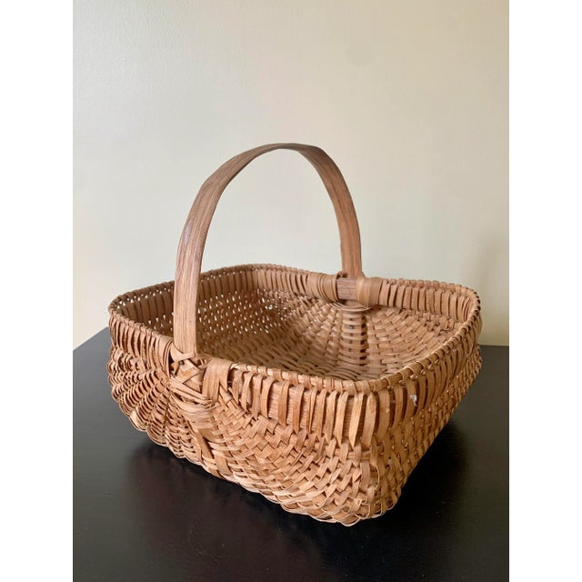 Farmhouse Early 20th Century American Splint Oak Gathering Basket For Sale - Image 3 of 9