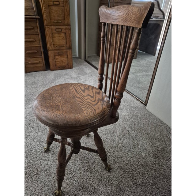 Victorian Antique Oak Piano Stool With Adjustable Height, Windsor-Style Spindles, and Claw Feet. For Sale - Image 3 of 7