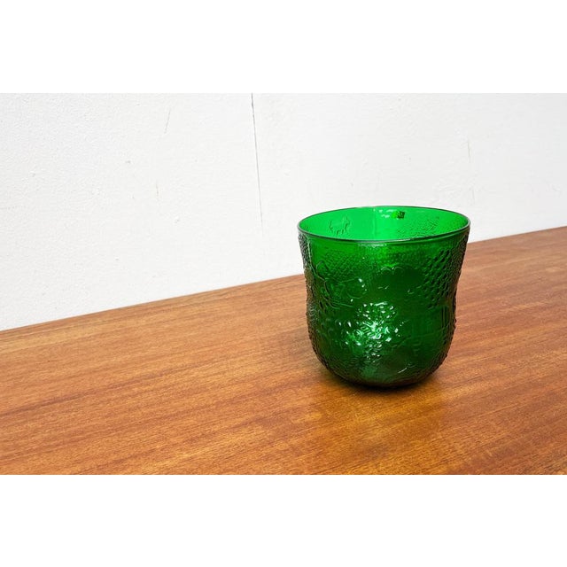 Mid-Century Fauna Decor Glass Vase by Oiva Toikka for Arabia, Finland, 1960s, in Very Good conditions. Designed 1960 to...