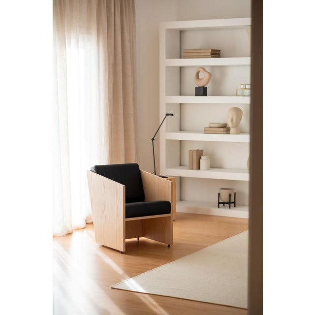 Contemporary Armchair in Oak Wood and Natural Leather by Alvaro Siza For Sale - Image 3 of 7