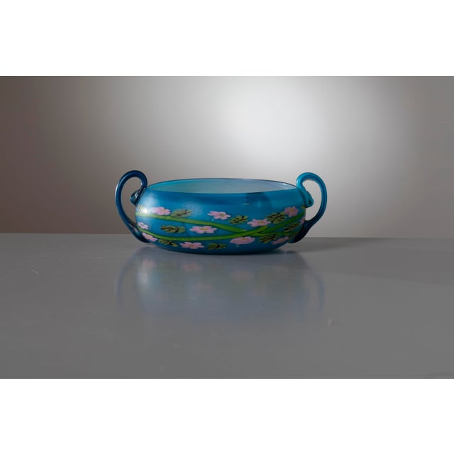 An extraordinary and museum-quality small bowl in hand-blown glass, produced by the legendary Artisti Barovier workshop in...