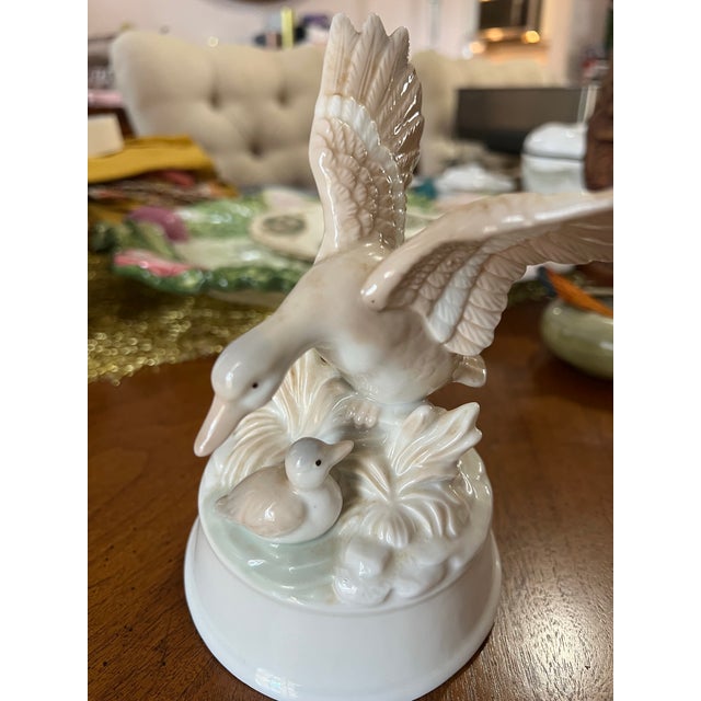 White Vintage Ceramic White Duck and Duckling Music Box- Condition Issues For Sale - Image 8 of 9