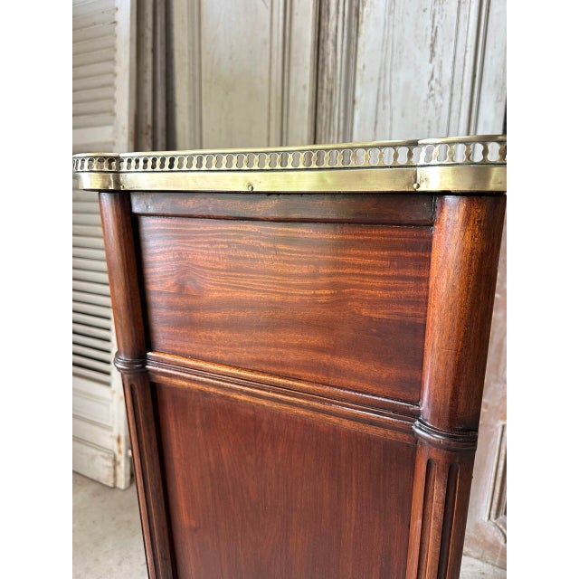 Louis XVI Style Mahogany Chest of Drawers, 1900s For Sale - Image 3 of 12