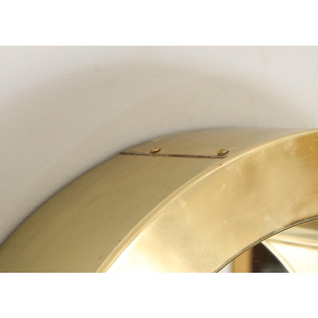 Brass Modernist Circular Mirror For Sale In New York - Image 6 of 7