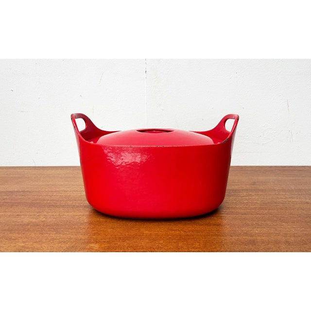 1960s Mid-Century Modern Red Enamel Cast Iron Pot by Timo Sarpaneva for Rosenlew of Finland, 1960s For Sale - Image 5 of 18