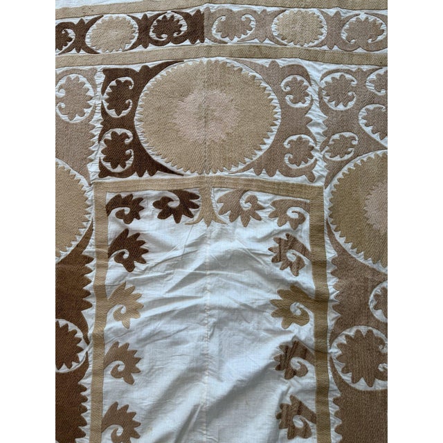 1960s Hand-Embroidered Large Neutral Tan Suzani Coverlet For Sale - Image 5 of 11