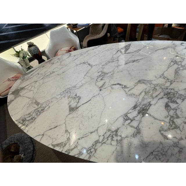 Vintage Oval Table by Eero Saarinen, 2010 For Sale - Image 6 of 12