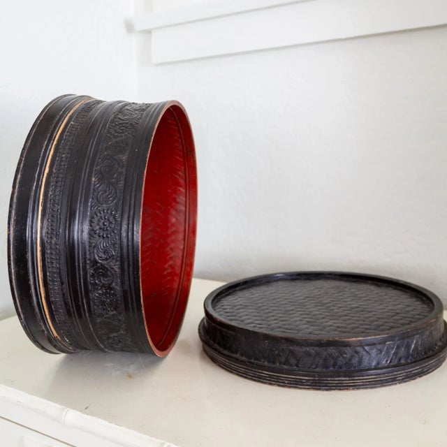 Large Round Black and Red Lacquer Asian Betel Box For Sale - Image 13 of 15