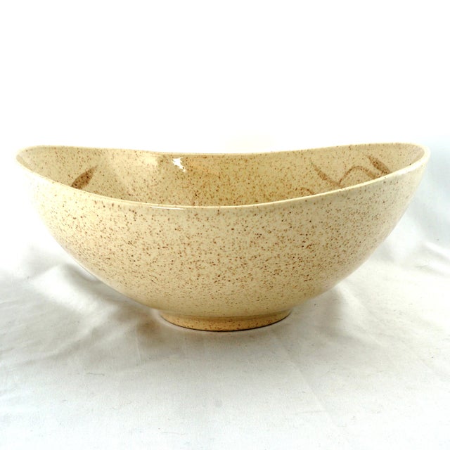 Ceramic Large Mid Century Redwing Bob White Quail 12 in Serving Bowl Circa 1960 For Sale - Image 7 of 11