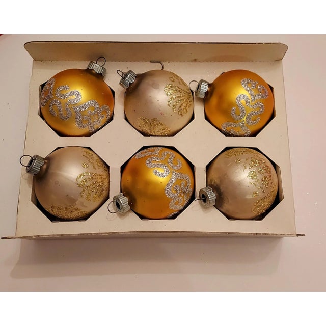 Mid-Century Modern 1960s Stenciled Shiny Brite Glitter Glass Ornaments - Set of 6 For Sale - Image 3 of 5
