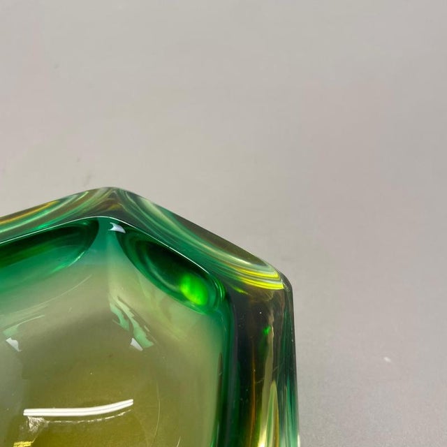 Murano Green Glass Sommerso Block Cube Ashtray from Flavio Poli, Italy, 1970s For Sale - Image 10 of 18