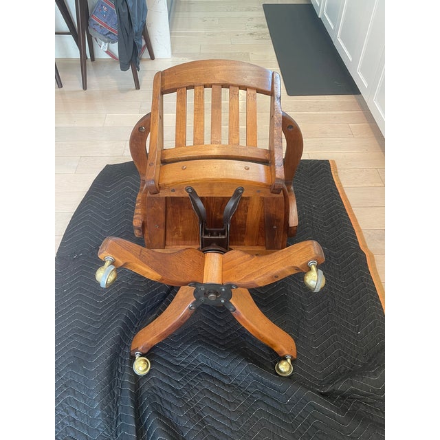Antique 1920s Solid Tiger Oak Swivel Bankers Desk Chair - Excellent Condition For Sale - Image 9 of 10