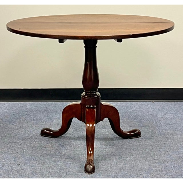 Queen Anne Antique 18th Century Queen Anne Tilt Top Tea Table For Sale - Image 3 of 9