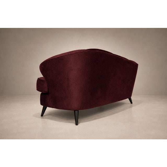 “Concha” Sofa in Plum Mohair Velvet, Joaquim Tenreiro, Brazil, 1960s For Sale - Image 9 of 14