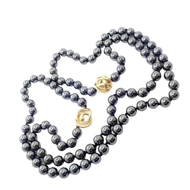 Contemporary 1980s Angela Cummings Hematite Bead Yellow Gold Necklace For Sale - Image 3 of 9