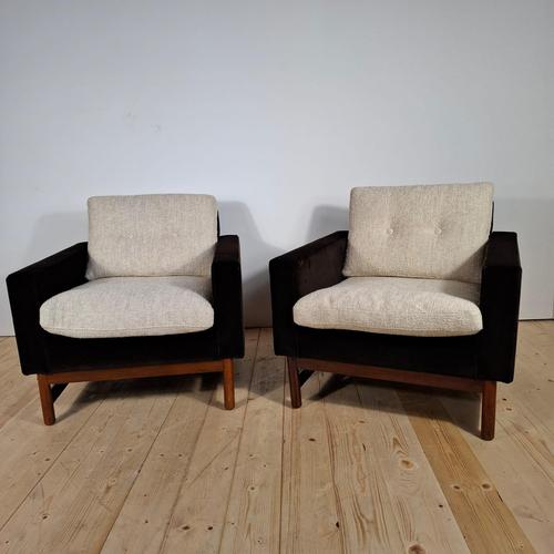 Mid-Century Modern Armchairs Upholstered in Hermès Velvet and Linen Bouclé, Set of 2 For Sale - Image 9 of 9
