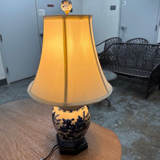 Late 20th Century Chinoiserie Garden Motif Ceramic Table Lamp For Sale - Image 5 of 12