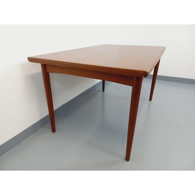 1960s Vintage Scandinavian Rectangular Teak Dining Table with Extensions from Dyrlund, 1960s For Sale - Image 5 of 18