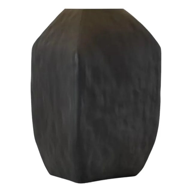 Hable by Visual Comfort Studio Hable Sybert Table Lamp in Rough Black Ceramic For Sale