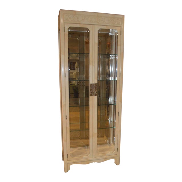 Henredon Asian Influenced Transitional Two Door Curio Cabinet
