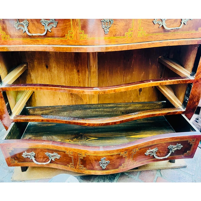 A Louis XV-Style Marble-Top Commode Dresser With Exquisite Greek Key Inlay For Sale - Image 16 of 16