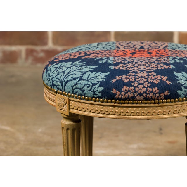French Neoclassical Style 1920s Painted Stool with Carved Apron and Fluted Legs For Sale - Image 12 of 12