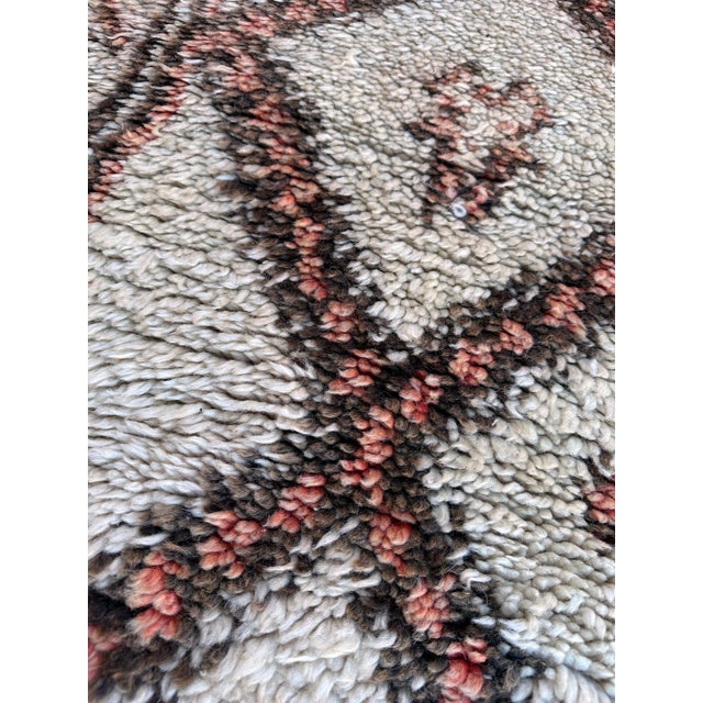 1970s Vintage Beni Ourain Moroccan Rug For Sale - Image 5 of 9