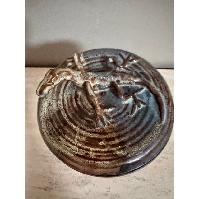 Mid 20th Century Mid 20th Century Studio Pottery Vessel With Sculptural Lizard Lid For Sale - Image 5 of 9
