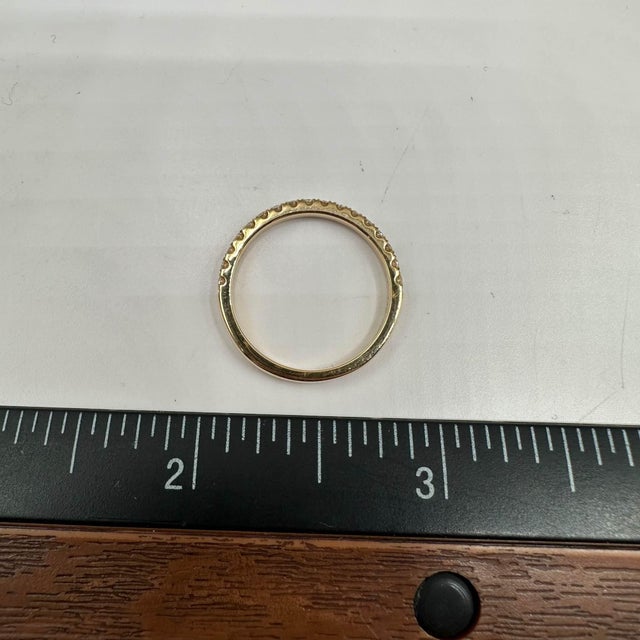 Early 21st Century Diamond Half Eternity Ring in 14kt Yellow Gold - 0.25ctw Diamonds, Size 6.75 For Sale - Image 5 of 5