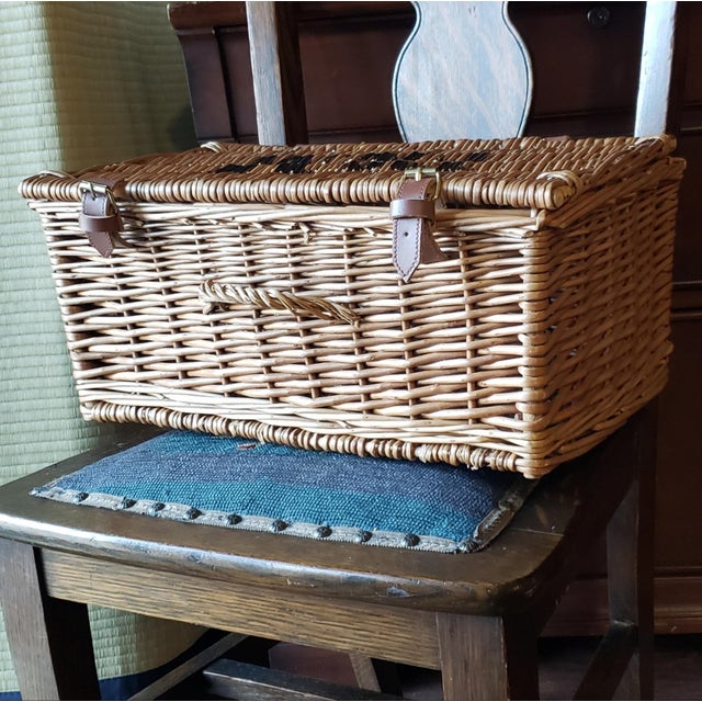 Fortnum & Mason 20" British Wicker Picnic Hamper Basket For Sale In Los Angeles - Image 6 of 10