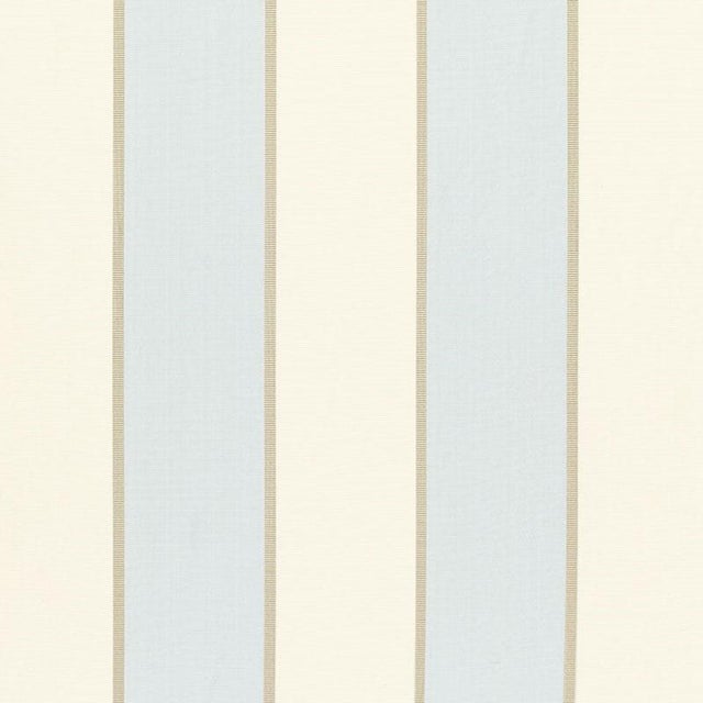 A drapery-weight fabric with the look and hand of fine silk but made of hardwearing polyester. It's both handsome and...