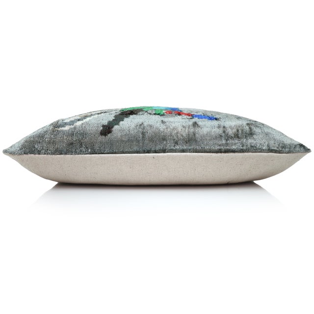 Hand-Knotted Silk Velvet Hummingbird Ikat Lumbar Pillow - 16x24 Silver Grey For Sale - Image 4 of 8