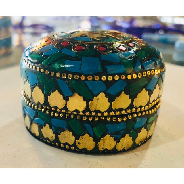 Vintage Handmade Round Shaped Natural Stones Boxes in Cobalt Green & Gold, Set of 3 For Sale - Image 4 of 6