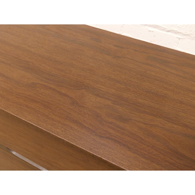 Burnt Umber Vintage Mid-Century Modern Walnut Nine-Drawer Dresser For Sale - Image 8 of 12