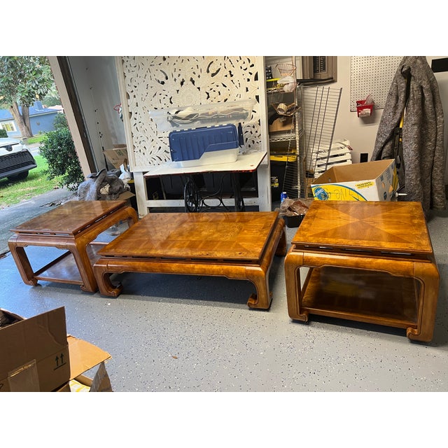 1970s Vintage Henredon / Thomasville Style Burl Wood Ming Coffee Table Set (3-Piece) For Sale - Image 6 of 13