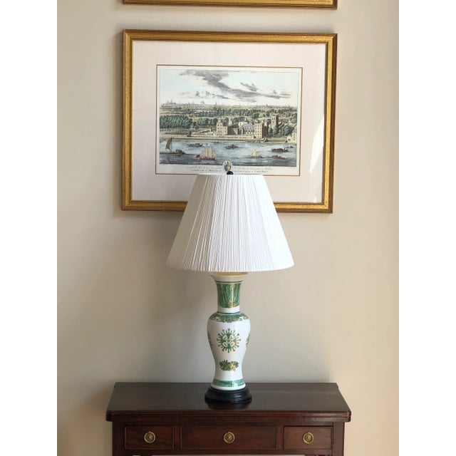 White Mid-20th Century Hand-Painted Green & White Chinoiserie Porcelain Lamp For Sale - Image 8 of 12