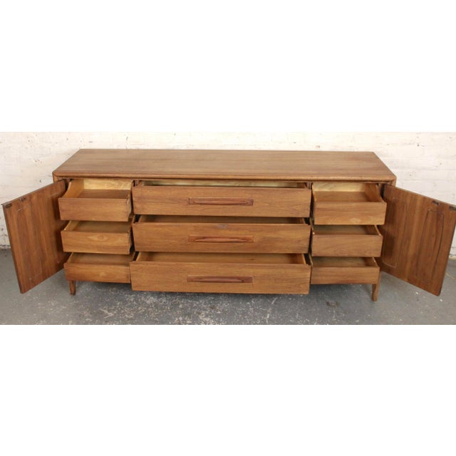 Broyhill Mid 20th Century Walnut 'Emphasis' Dresser by Broyhill For Sale - Image 4 of 16