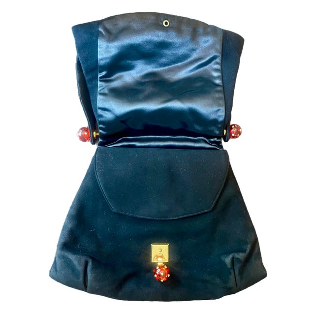 Traditional 1940s Black Calfskin Suede Purse With Bakelite Detail For Sale - Image 3 of 6