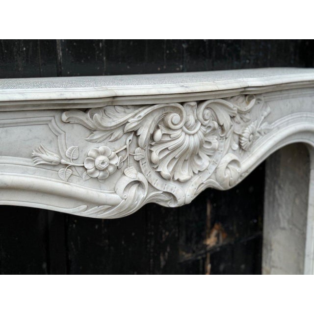 Louis XV Fireplace in White Carrara Marble, 1880s For Sale - Image 4 of 14