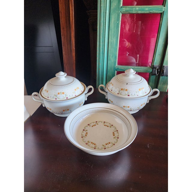 Denby Avignon Pattern Tureens and Bowl For Sale - Image 4 of 7