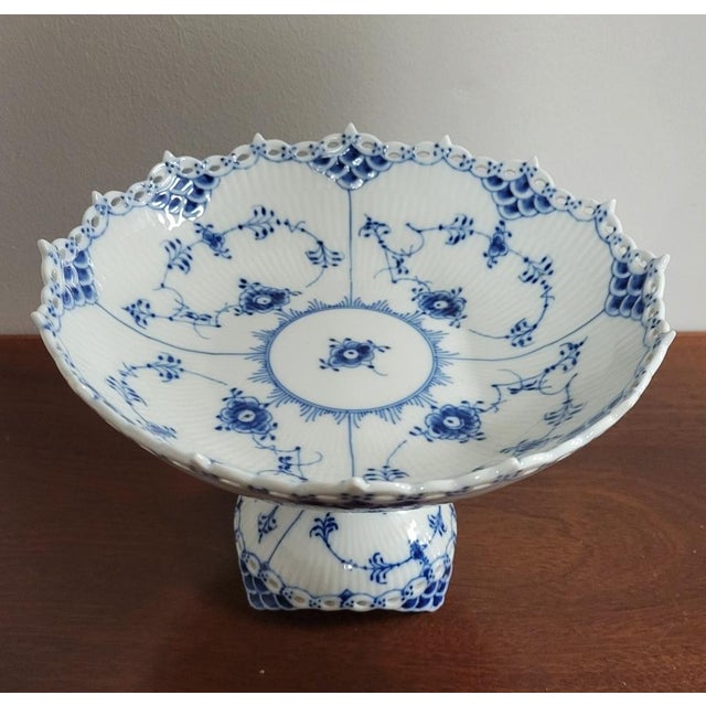 Ceramic 1969–73 Royal Copenhagen Blue Fluted Full Lace Porcelain Footed Compote No. 1/1020 For Sale - Image 7 of 9