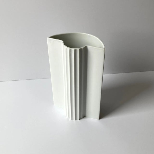 White 1980s Rosenthal and Thomas Keramik White Porcelain Vases With Pleat Details - Set of Two For Sale - Image 8 of 12