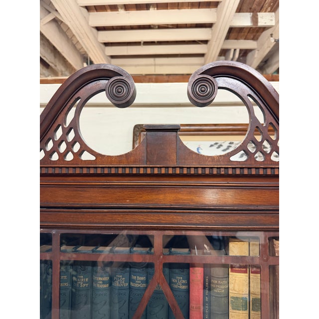 Early 20th Century Antique Georgian Revival Mahogany Corner China Cabinet With Astragal Glass For Sale - Image 5 of 8