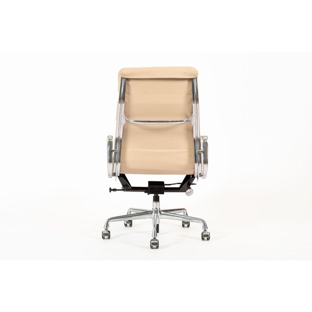 2000 - 2009 Eames Herman Miller Tall Cream Leather Office Chair Aluminum Group For Sale - Image 5 of 12