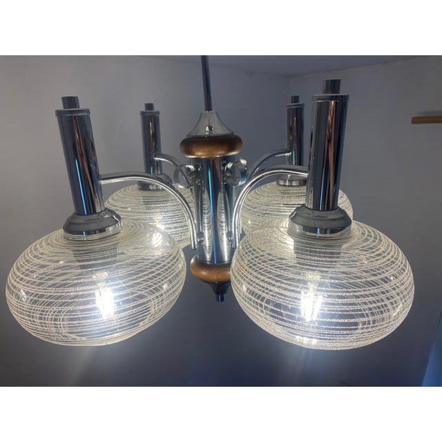 Vintage Space Age Sputnik Chandelier in Chrome-Plated Metal, Wooden Accents and Clear Ribbed Glass Shades by Emi Poljčane, Yugoslav, 1970s For Sale - Image 15 of 18